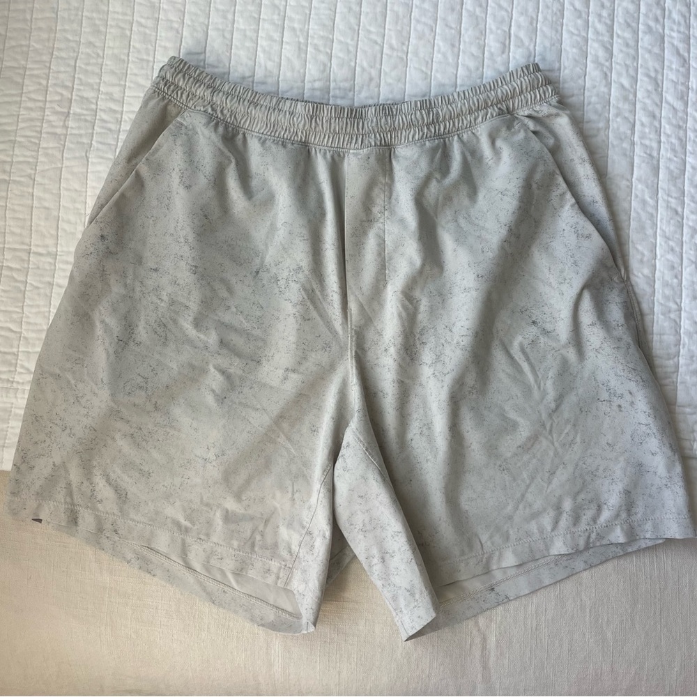 Lululemon Pacebreaker Men’s 7 inch shorts